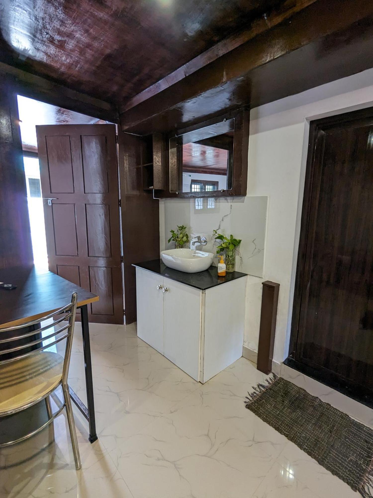 Budget Home Kochi Zewnętrze zdjęcie