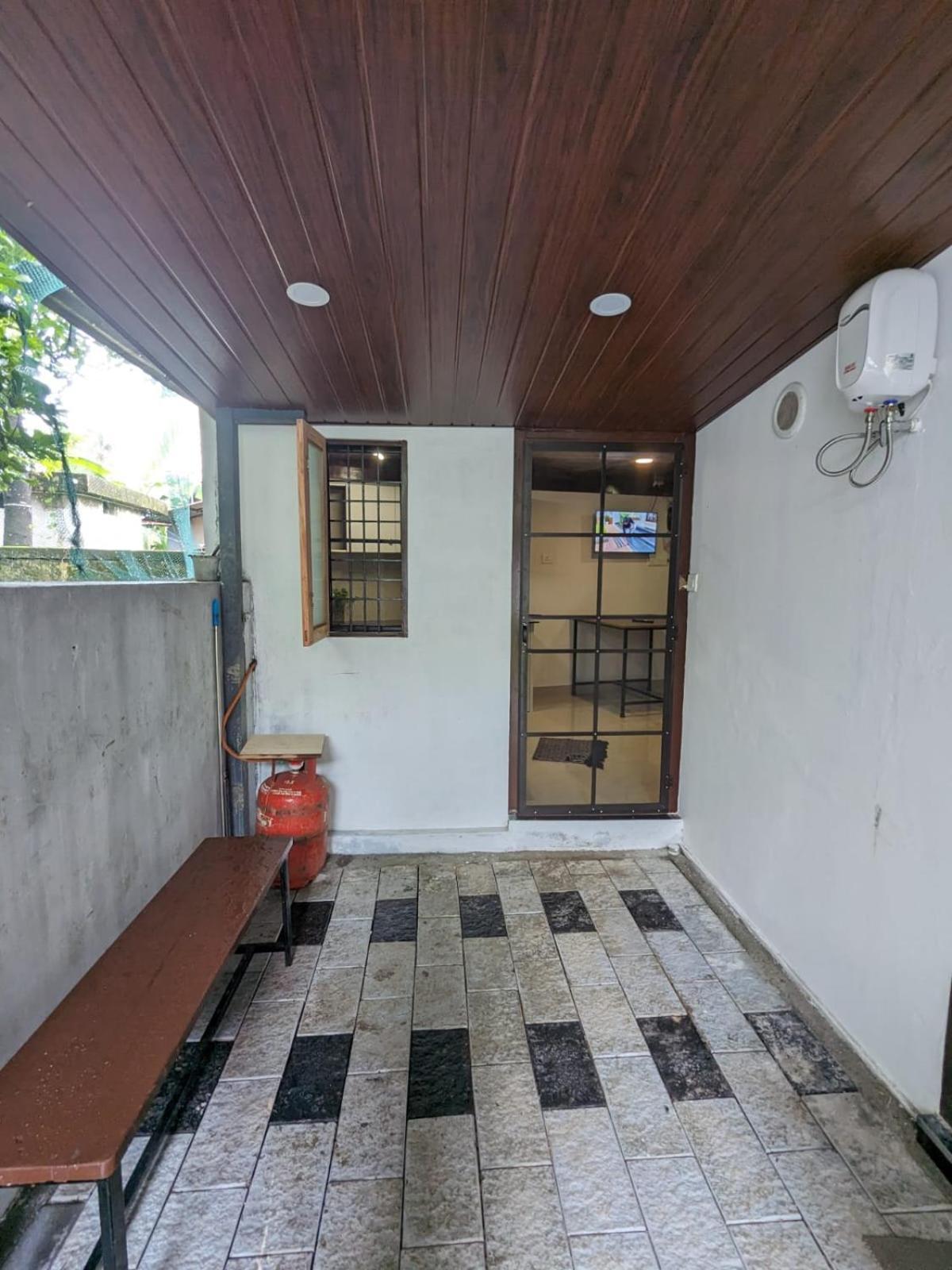 Budget Home Kochi Zewnętrze zdjęcie